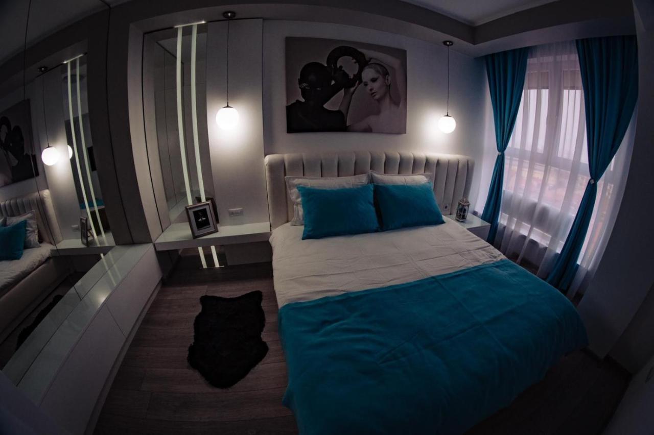 Turcoazlux Apartments Oradea Exteriör bild